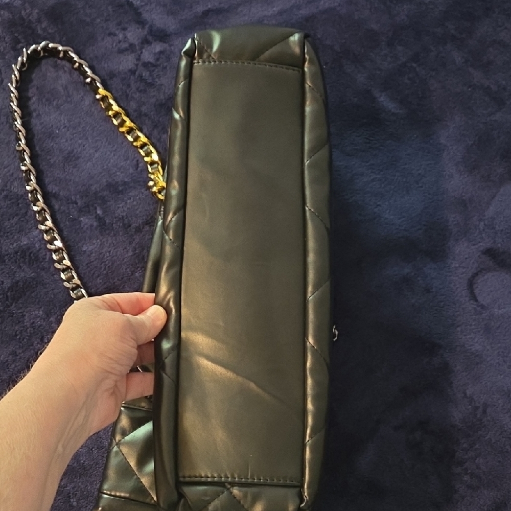 Black Quilted Tote Bag - Picture 5 of 5
